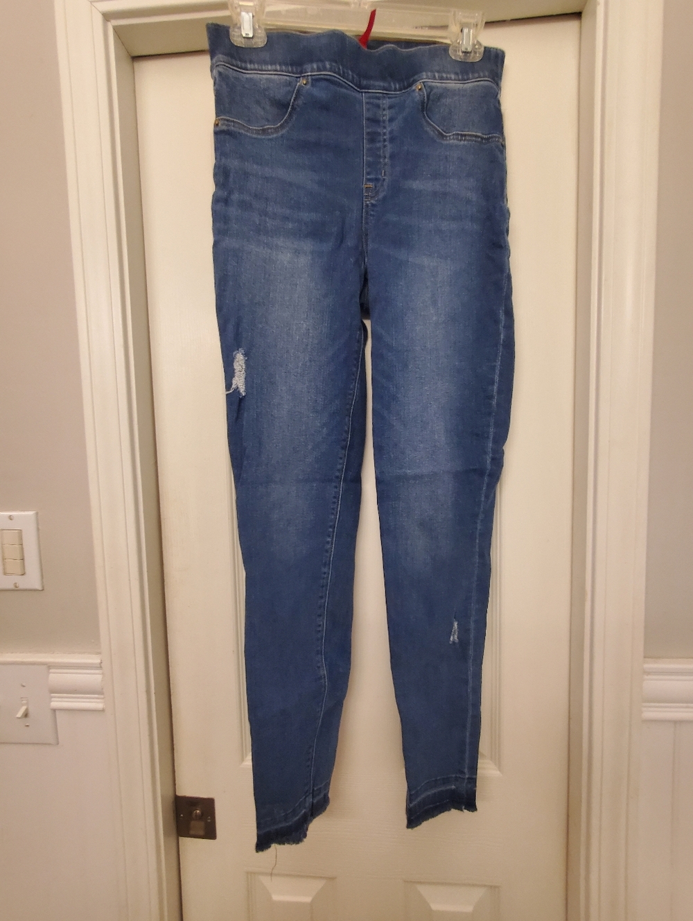 SPANX Skinny Jeggings with Subtle Distress Size Medium Tall